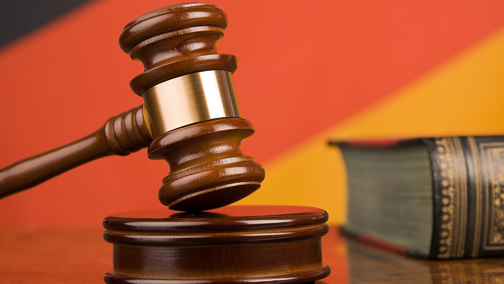 Justiça determina retificação de edital de concurso para Professor de Educação Física